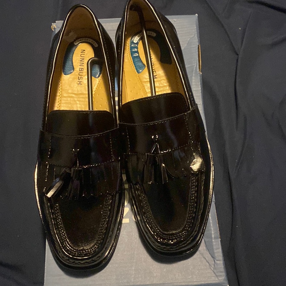 Never worn mens dress shoes